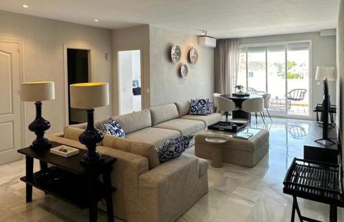 Sun Gardens Penthouse - Photo 12