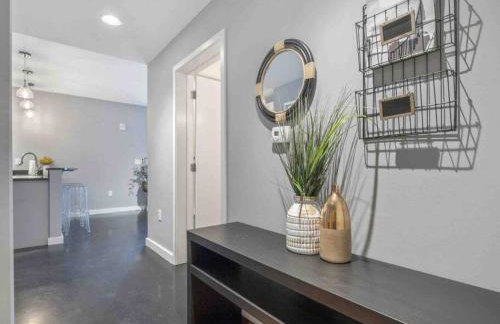 Lovely 2Bdrm 2Bath Thorton Park Condo with secure parking - Foto 22