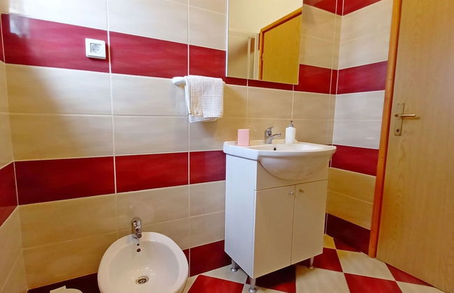 Detached House at Country Side, Fenced Private Garden Ideal for 2 Fam, Wifi - Photo 14