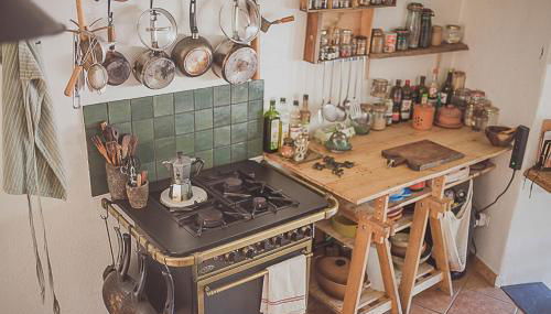 Maison atypique avec vue colline & terrasse cocoon - Photo 5, stove