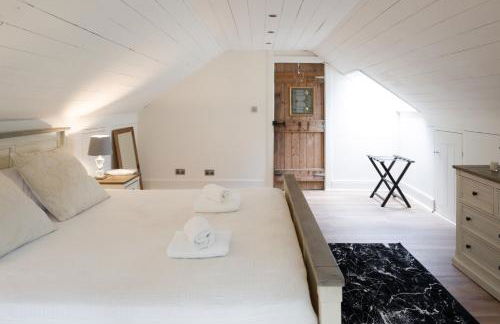 Lilly Lodge; nestled within the forest. - Foto 20