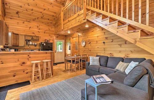 Cozy Boone Cabin with Deck Close to Downtown! - Foto 1