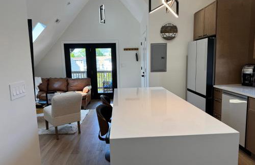 Chic Luxe Spa Retreat Light Filled King Bed Garage - Foto 4