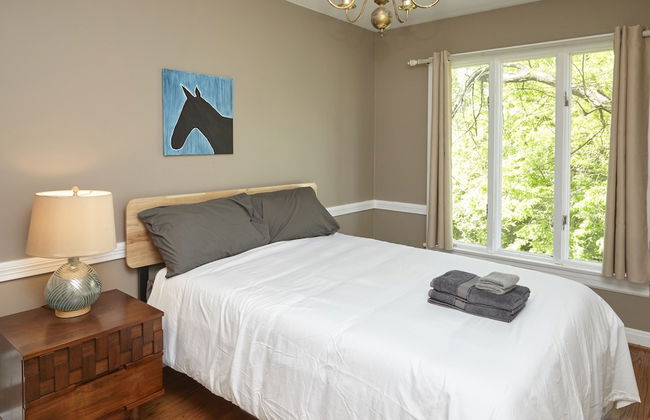 Prime Location! 5BR in Quaint Neighborhood! - Foto 2