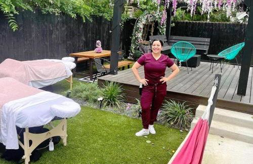 Houston's Downtown Bloom House - Spacious Floral Escape for Groups - Foto 57