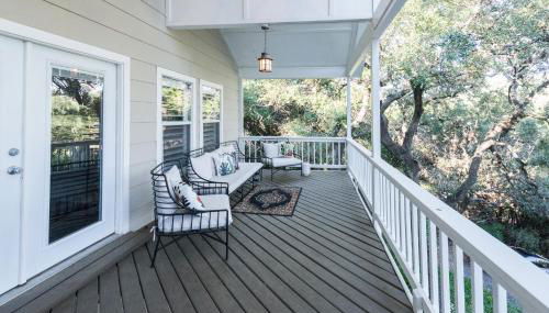 Remodeled Historic Lakefront Gem Overlooking Lake Travis and Jones Brothers Park *Great for Families and Groups* - Foto 5