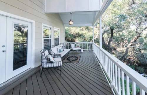 Remodeled Historic Lakefront Gem Overlooking Lake Travis and Jones Brothers Park *Great for Families and Groups* - Foto 5