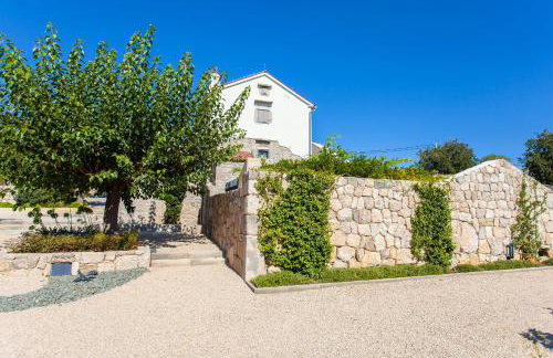 Luxury Jerini Estate - Photo 17