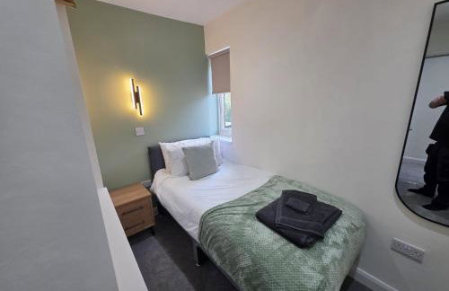 House - Sleeps 4 - Parking - Garden - City Centre - Foto 14