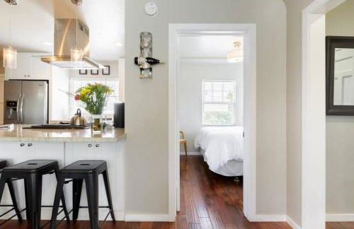 Charming Mid-Century Craftsman, Hot Tub with Serene Yard - Foto 40