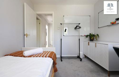 Spacious 3 Bed Home In The Heart Of Bridgend - By EKLIVING LUXE Short Lets & Serviced Accommodation - Foto 40