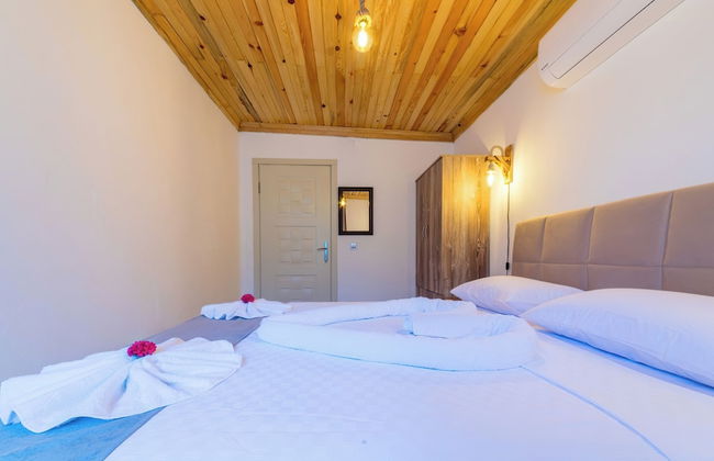 Ceren Villa Akyaka Daily Weekly Rentals - Photo 5