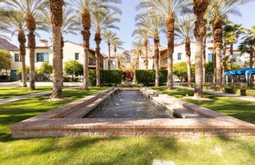 Luxury 1BR Suite Living Room, Patio, Fp & Kitchen, 12 pools -Legacy Villas - Photo 10