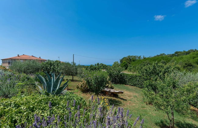 Modern Villa With Pool, Covered Terrace and sea View - Foto 21