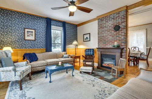 Great for Groups! Spacious Wilton Getaway with Deck - Foto 4