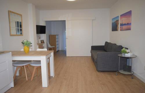 Floridos Playa Piso reformado de 2 habitaciones a 50m de la playa - Foto 14