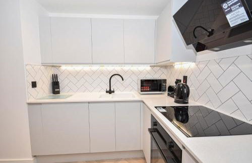 Modern 1 Bed Flat in Central Manchester w Balcony - Foto 21