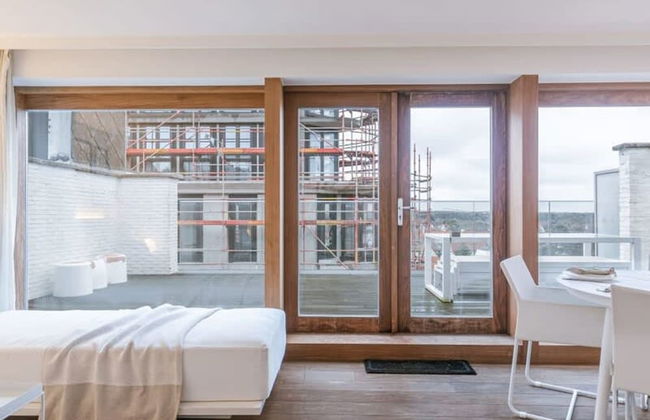 Modern Apartment With Terraces and Parking - Photo 7