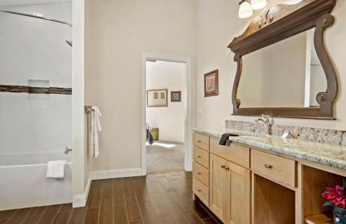 Skytop Chalet Pet Friendly, Hot Tub and Views - Foto 75