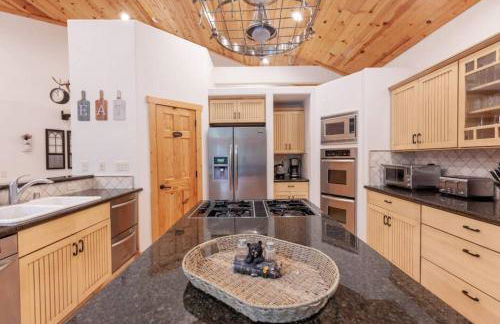 Hillside Hideaway - game rm - master spa - Luxury - Foto 9