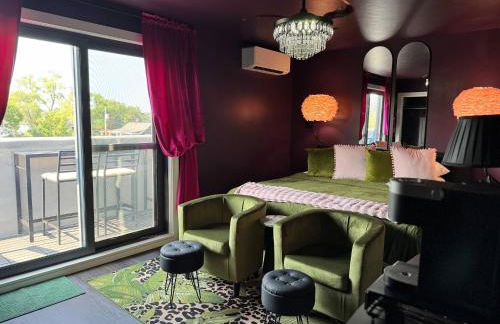 Moody Upscale Downtown Saugatuck Getaway - Foto 6