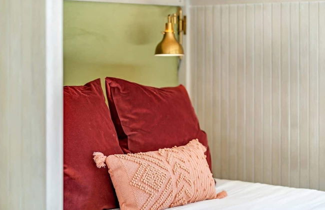 Gorgeous Home With Hot Tub 5min From the River - Foto 6