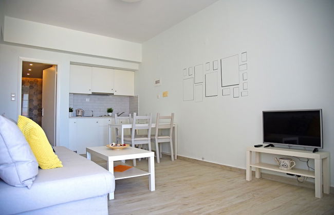 Castello Apartments - Photo 33