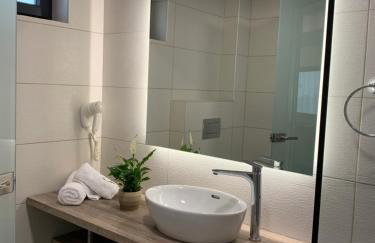 ABATON Luxury Resort - Photo 9