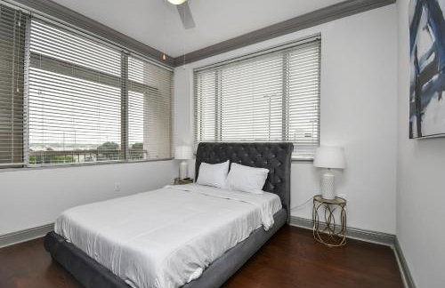 Skyline King Beds Retreat 2BR 2BA Near NRG Medical Center Galleria Mall - Foto 20