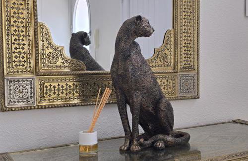 Large Family Villa 500m From Beach with Stunning Views - Photo 31