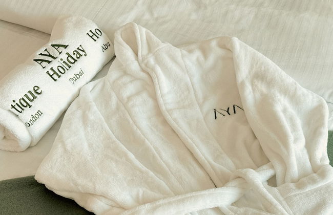 Aya - Elegant 1BR Apartment With Balcony and Creek Views - Photo 24