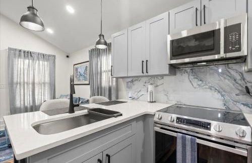 2BD 2BA Designer Cottage in Decatur - Foto 8