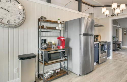 Bring Your Pup! Waterfront Cedar Pines Getaway - Foto 9