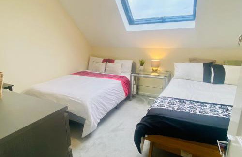 Charming Entire 2-Bedroom House in Milton Keynes - Photo 7