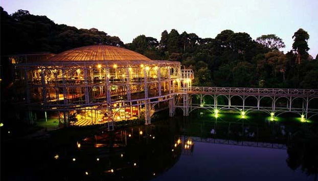 Admire the charming Arame Opera at night