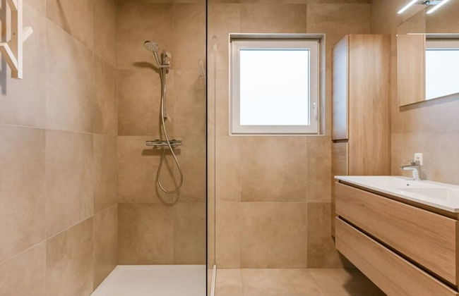 Spacious Getaway Close to the Beach and Airport - Foto 9