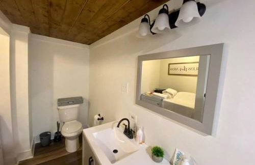 3 Bed 2 Bath Renovated Home Near The Lake - Foto 9