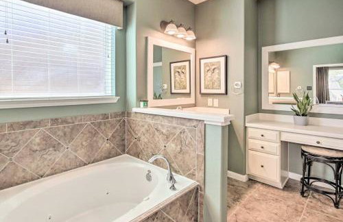 Serene 4BR Lux Home w Heated Spa Pool Massage Chair - Foto 16