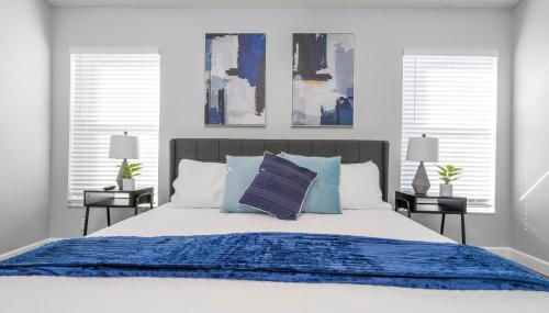 Magical 5-Bedroom Retreat w/ Pool, 3 Ensuite Bedrooms, Near Disney, and Internet! - Foto 5