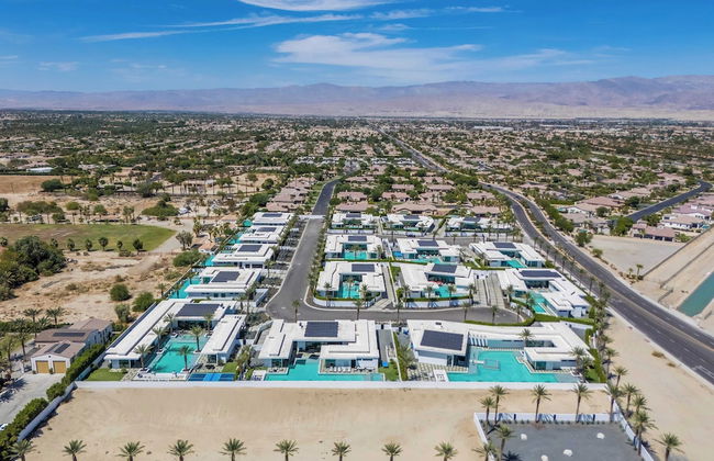 Sleeps 20 7-bedroom Villa w/ Pool, Putting Green & Hot Tub Bravo Villa #11 by Avantstay - Foto 64