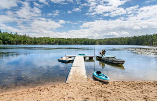 Quiet and Cozy Lakefront Home Near Mt Boyne - Foto 28