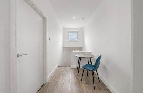 Modern Split Level 2BR Spacious Apt Maida Vale - Photo 25