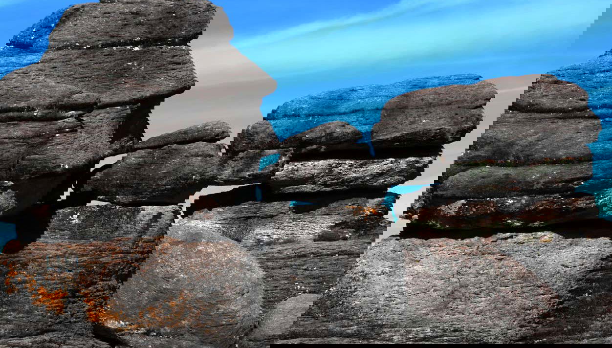 De curieuses formations rocheuses