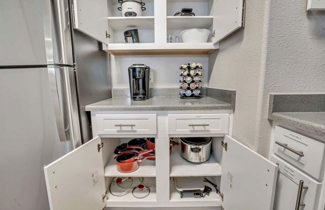 Ground Floor King Beds Pool Gym - Near Hill AFB - Foto 10