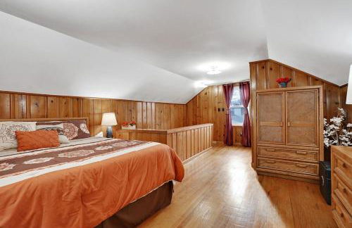 Super Cute & Cool Home with 65Inch TV 2Baths 4 Bedrooms 2King Beds BBQ Grill Fenced Backyard - Foto 37