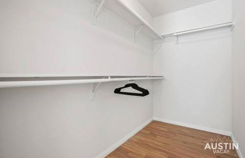 Spiral Stairs to Loft Bedroom Balcony with Shade - Foto 18