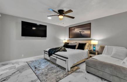 Lake, Pool, HotTub, Game Room, 8 Beds, Sleeps 17 - Foto 45