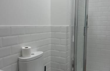 2 Bed Ground Floor Apt - outdoor access in Strood F2 - Photo 26