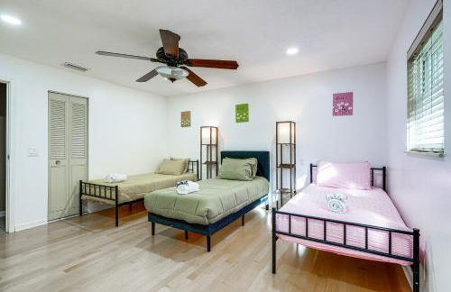 Pool and Game Room Spacious Brandon Home - Foto 27