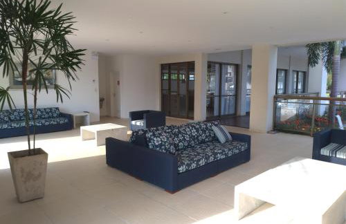 LINDO APTO, FRENTE MAR, VISTA MONTANHA. A 900m DA PRAIA DE ITACURUÇÁ - Foto 21